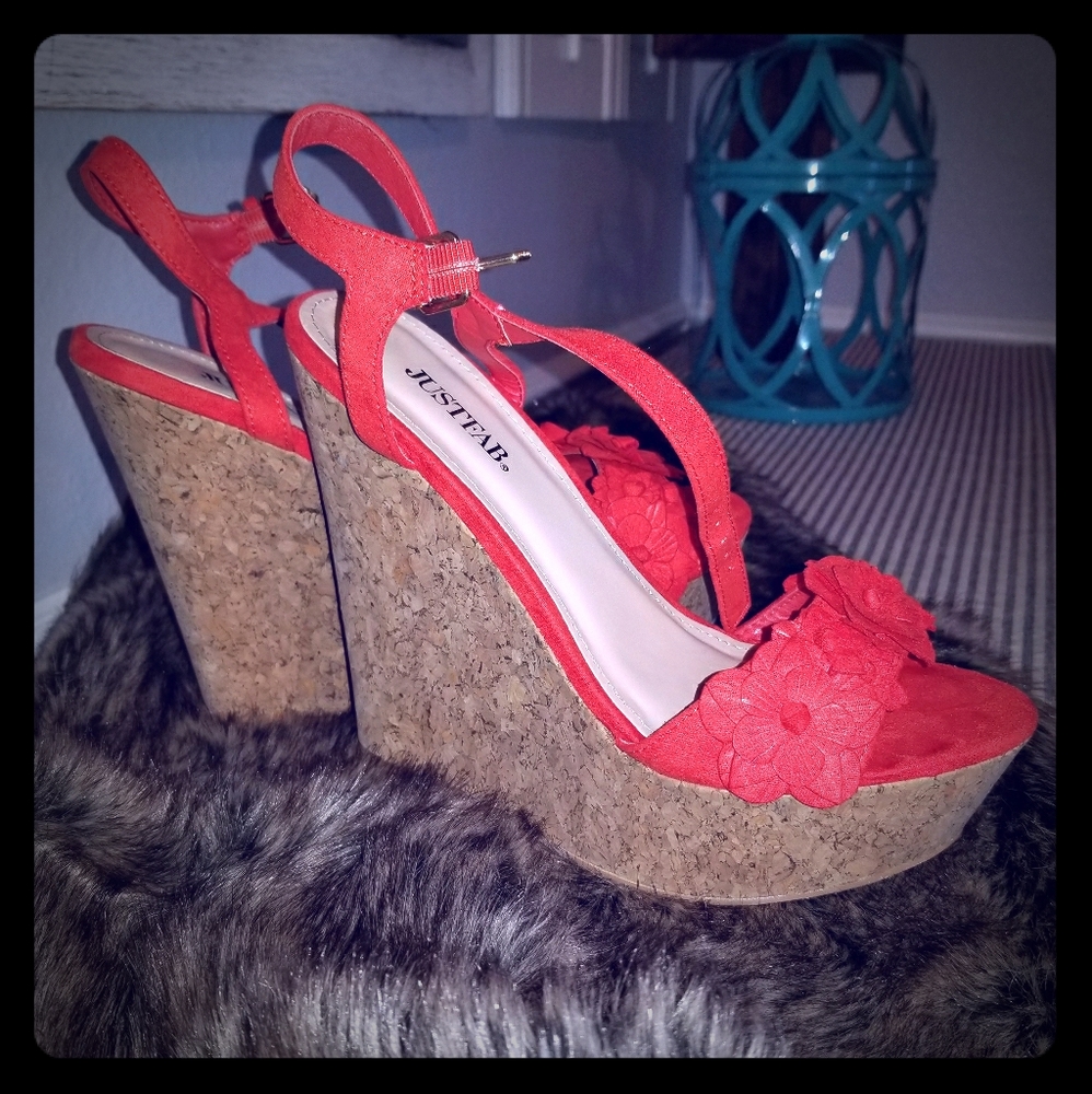 Averi Wedge Sandals